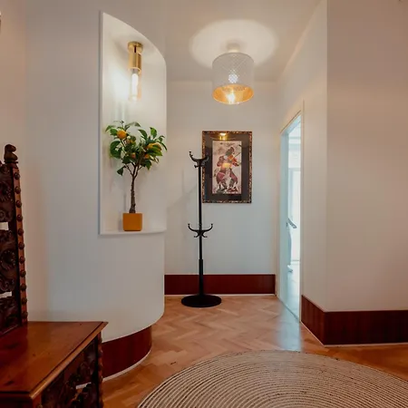 Bauhaus Literary Apartman *