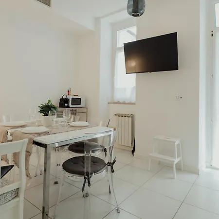 Bauhaus Literary Apartman