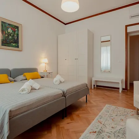 Bauhaus Literary Apartman *